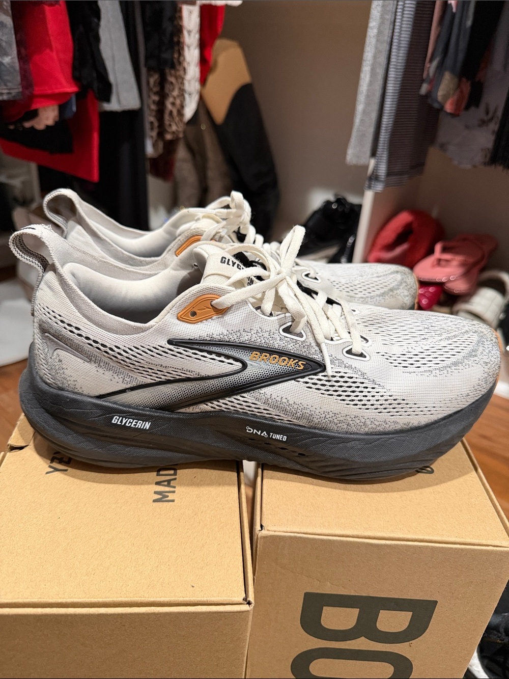 Brooks Glycerin Neutral Running Shoes - Light Gray with Black Sole - size 11 men